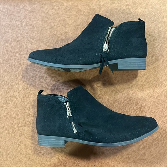 Dr. Scholl's - Womens Rollin Ankle Boots, size 11 US womens, color black. - Picture 3 of 5